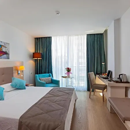 Apart-hotel The &