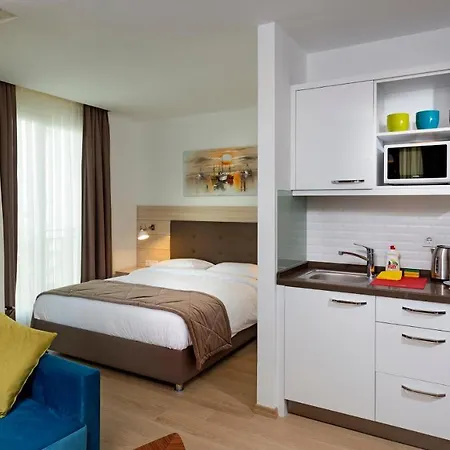 Apart-hotel The &